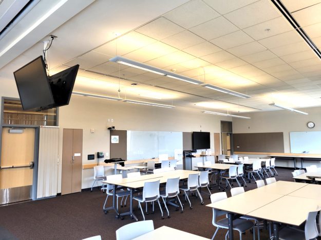 classroom-sac-241-room-setup-image4